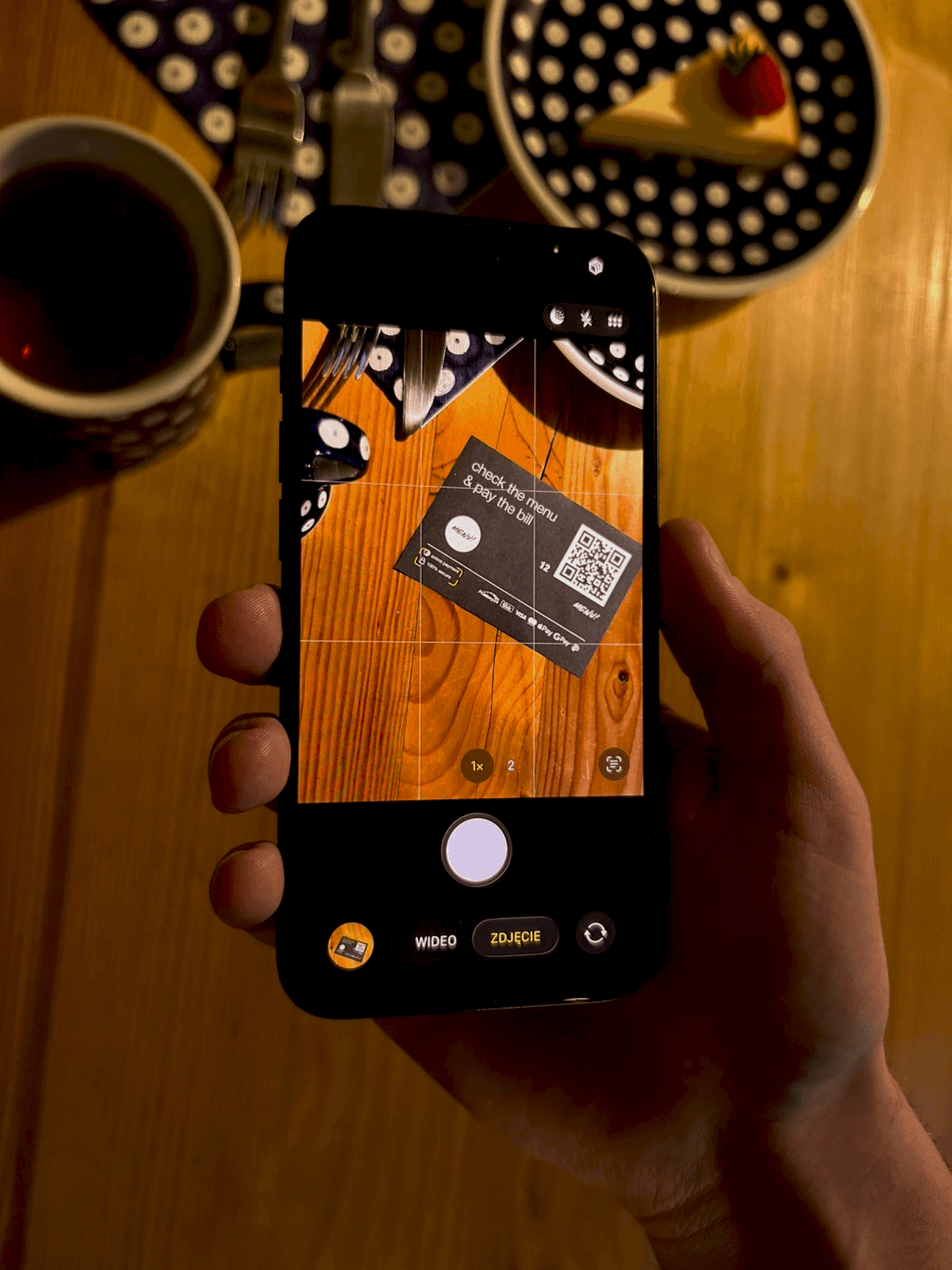 Descriptive alt text